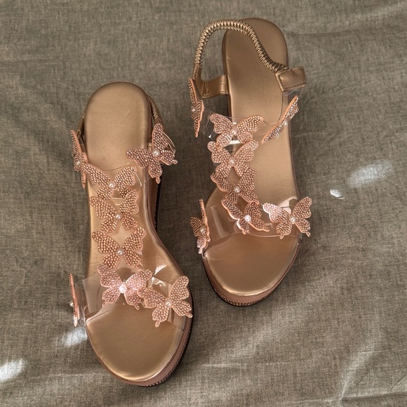 Elegant Butterfly Embellished Sandals - Gold - Picture 1 of 4